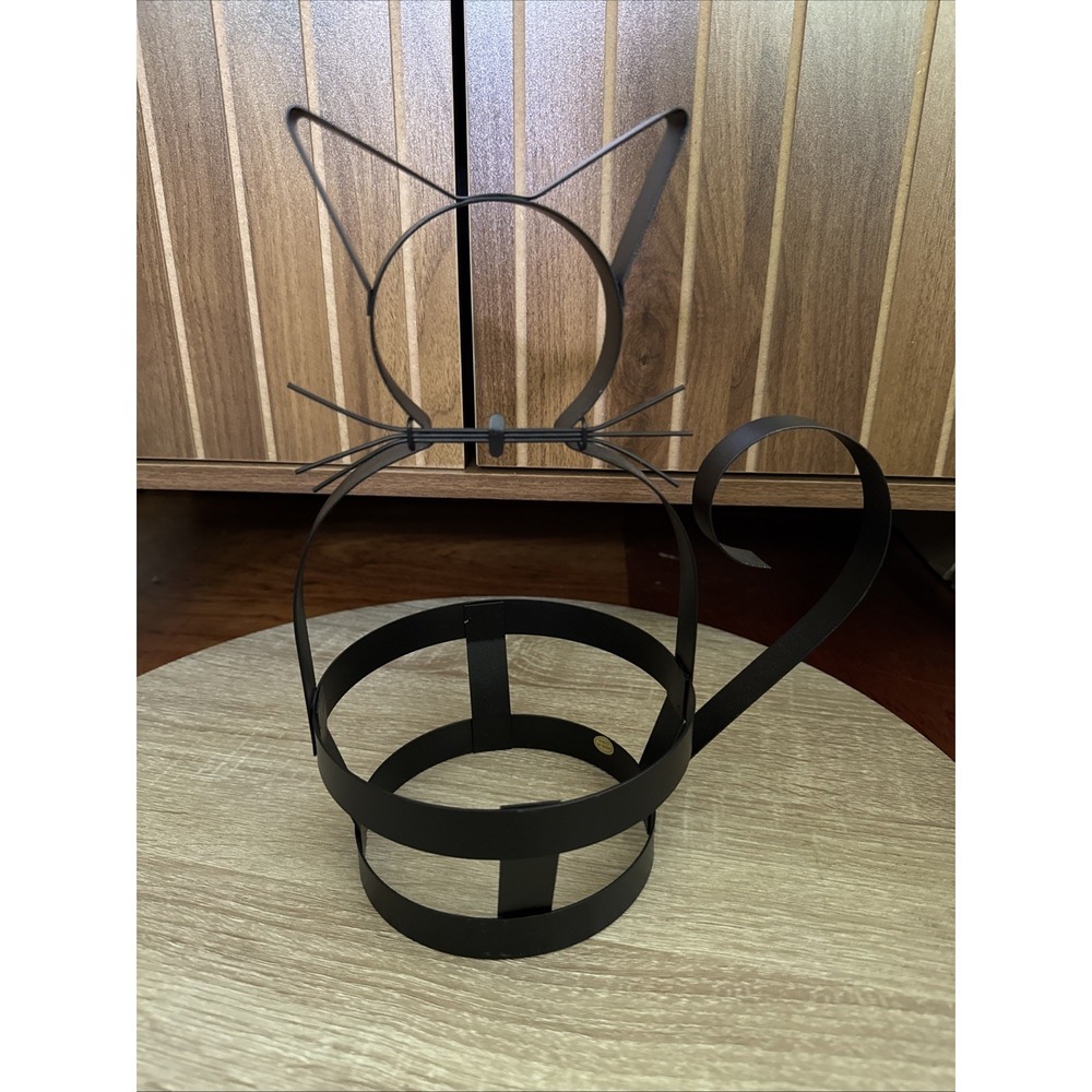 Metal Cat Basket